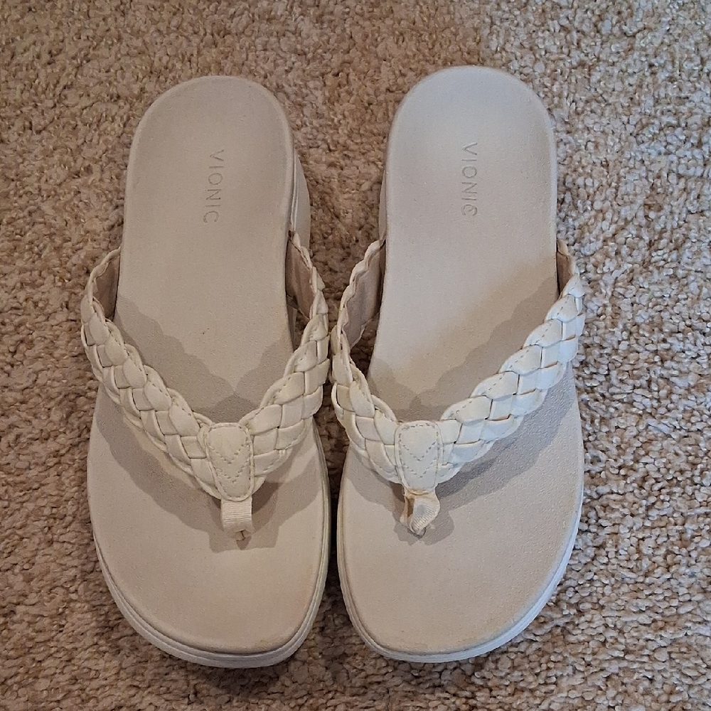 Vionic Kenji Women's Braided Toe-Thong Sandals in White